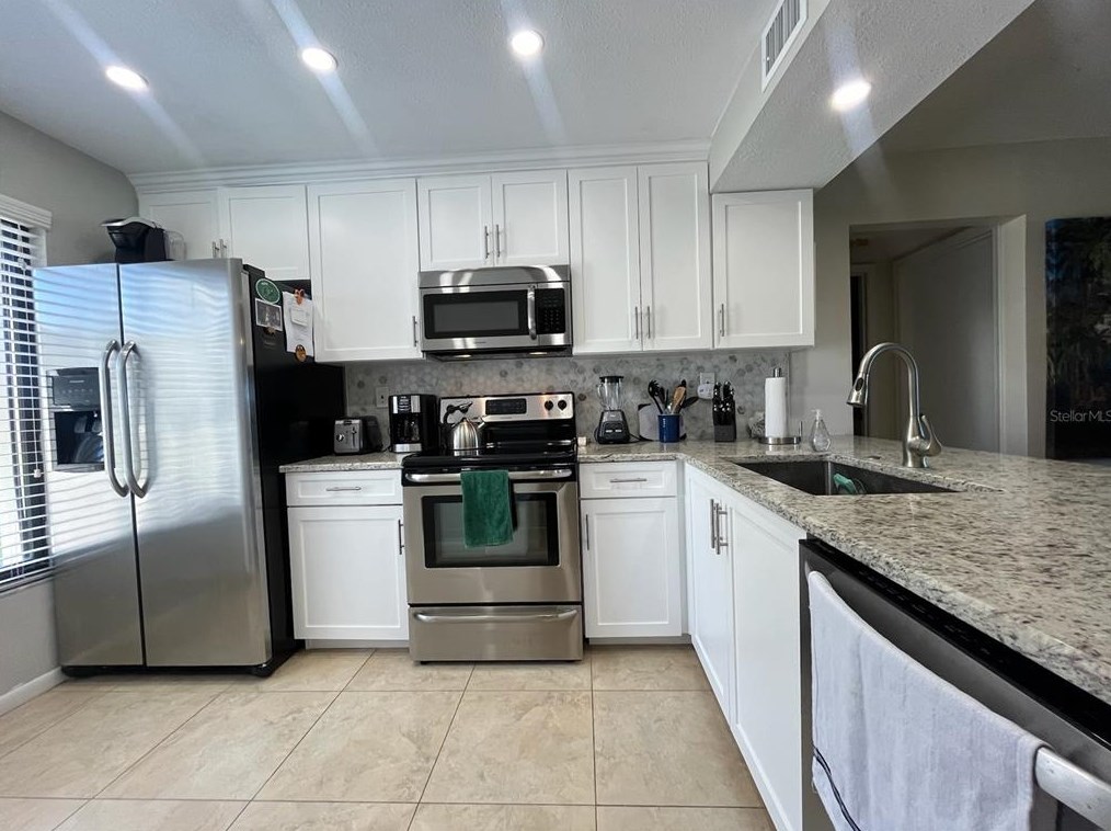 6335 Palma Del Mar Blvd, Saint Petersburg, FL 33715-2702
