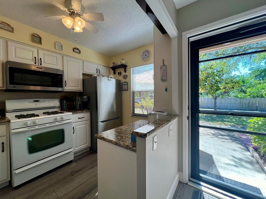 1521 Arrowhead Cir, Clearwater, FL 33759-2562