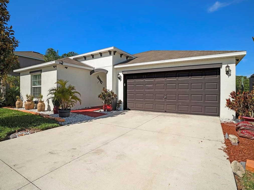 6713 Trent Creek Dr, Ruskin, FL 33573