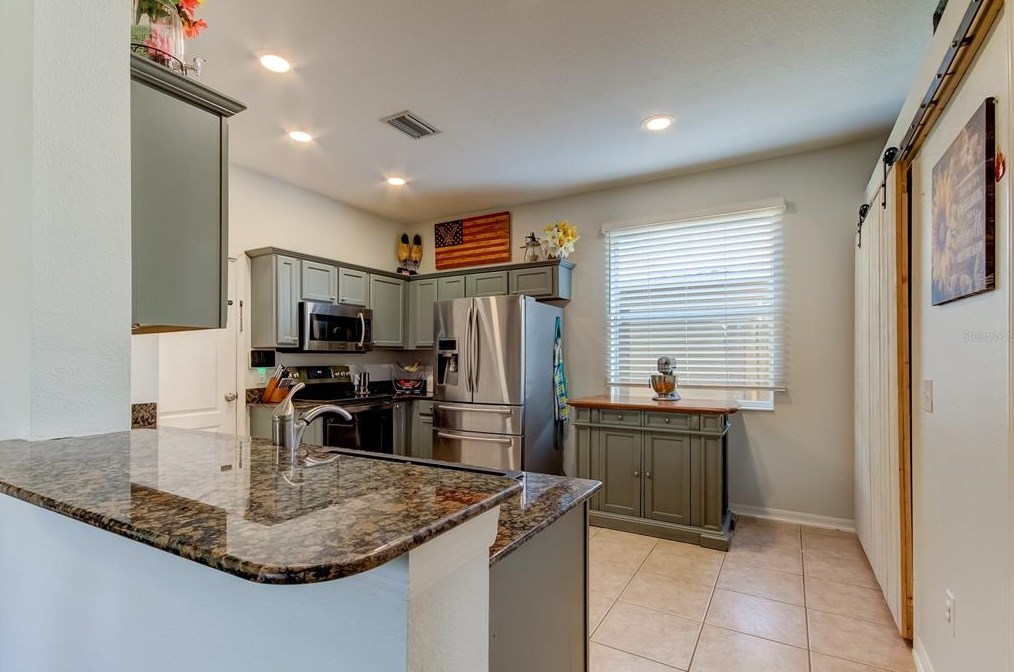 8426 Deer Chase Dr, Riverview FL  33578-8608 exterior