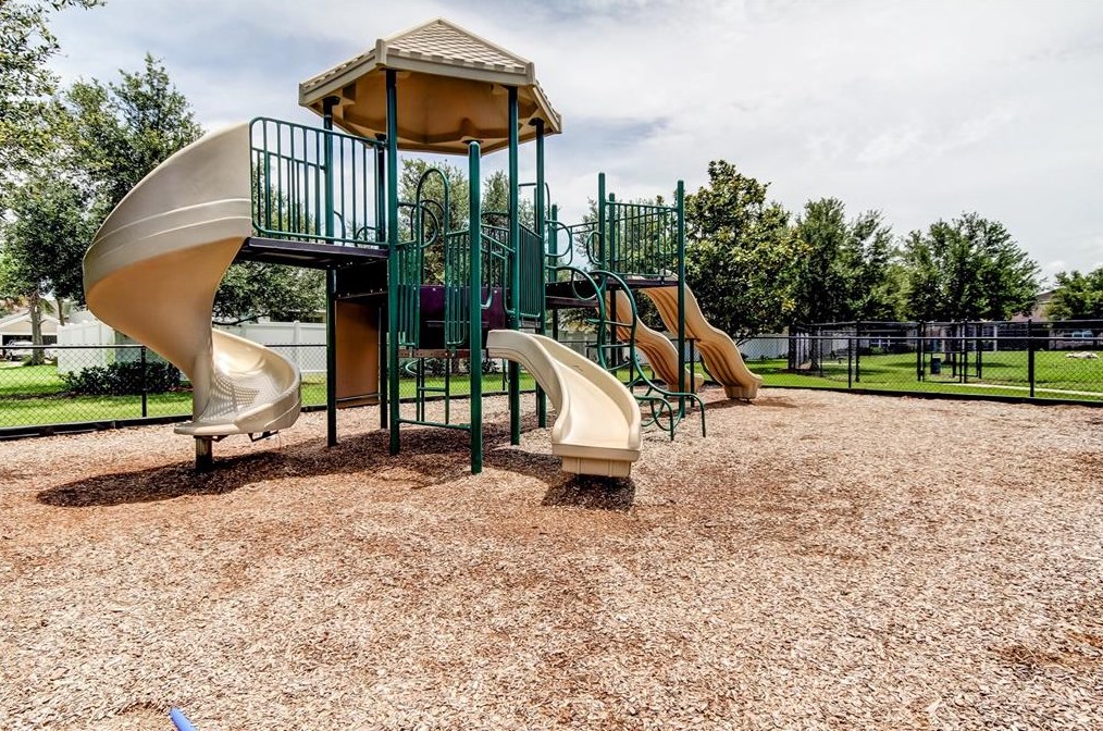 8426 Deer Chase Dr, Riverview FL  33578-8608 exterior