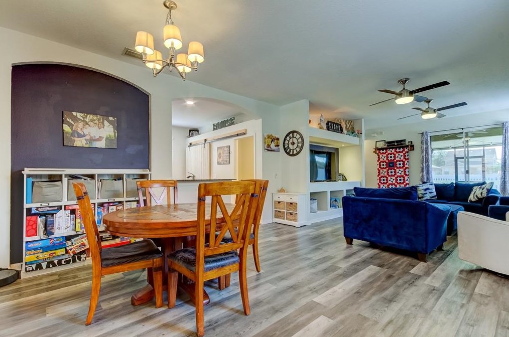 8426 Deer Chase Dr, Riverview FL  33578-8608 exterior