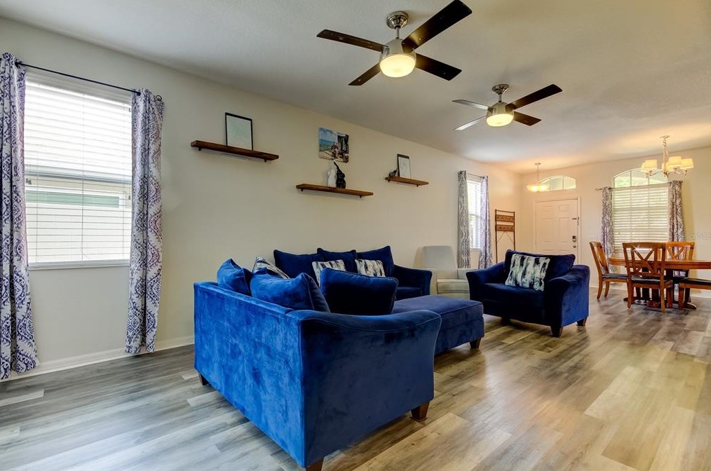 8426 Deer Chase Dr, Riverview FL  33578-8608 exterior