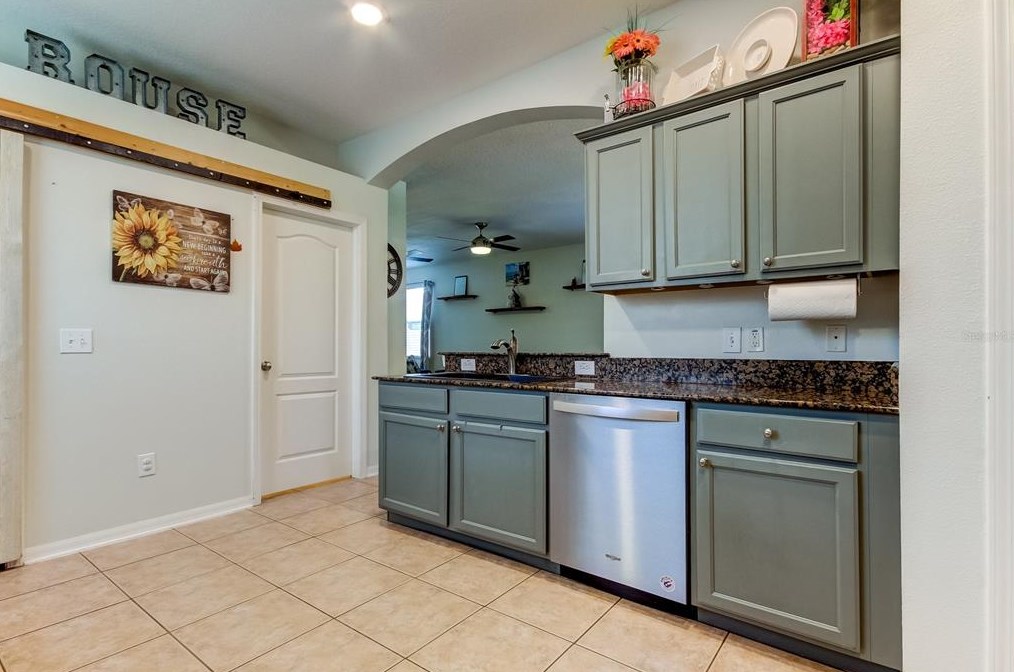 8426 Deer Chase Dr, Riverview FL  33578-8608 exterior