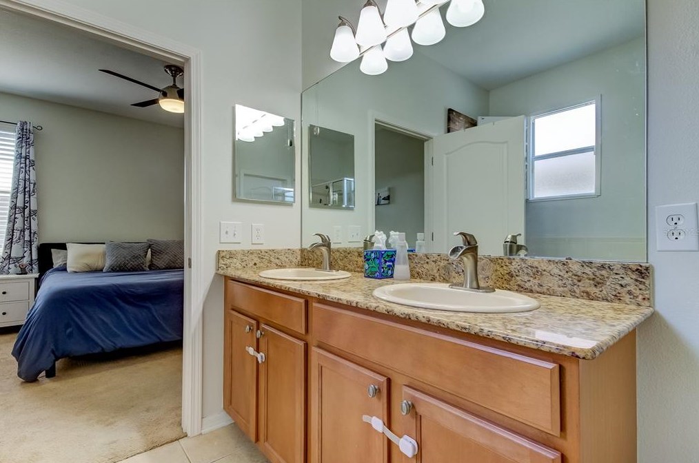 8426 Deer Chase Dr, Riverview FL  33578-8608 exterior