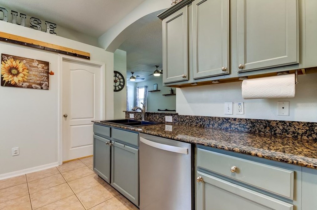 8426 Deer Chase Dr, Riverview FL  33578-8608 exterior