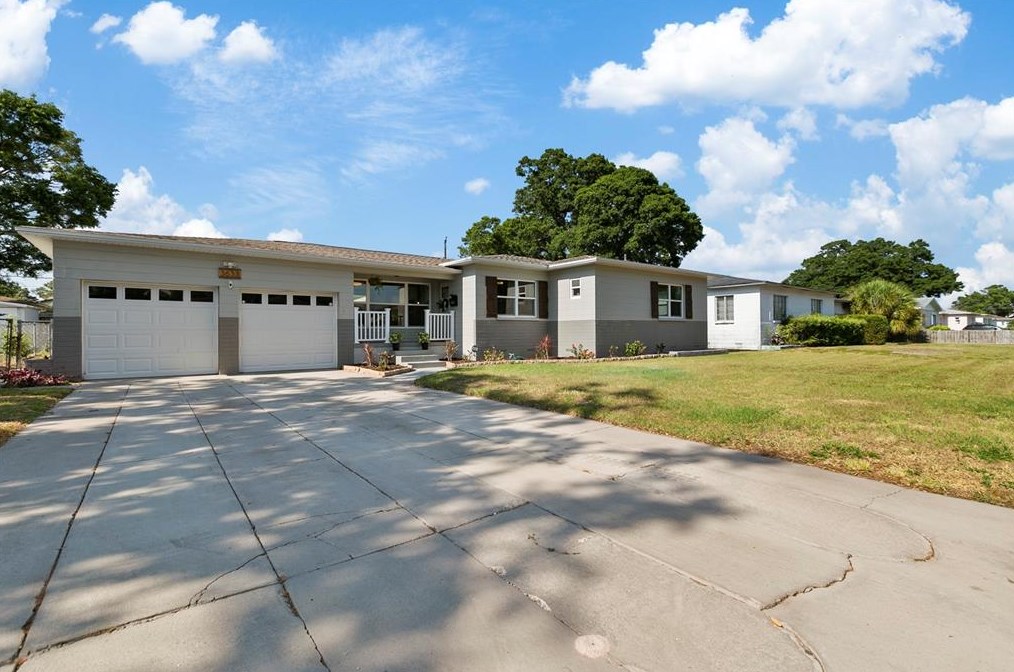 3633 29th Ave, Saint Petersburg, FL 33711-3801