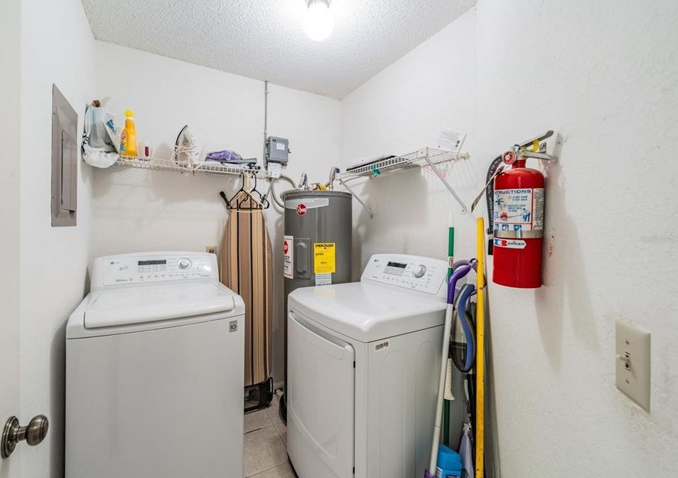 2582 Bentley Dr, Palm Harbor FL  34684-1804 exterior
