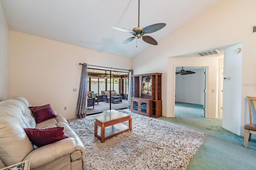 2582 Bentley Dr, Palm Harbor FL  34684-1804 exterior
