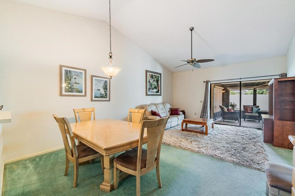 2582 Bentley Dr, Palm Harbor FL  34684-1804 exterior