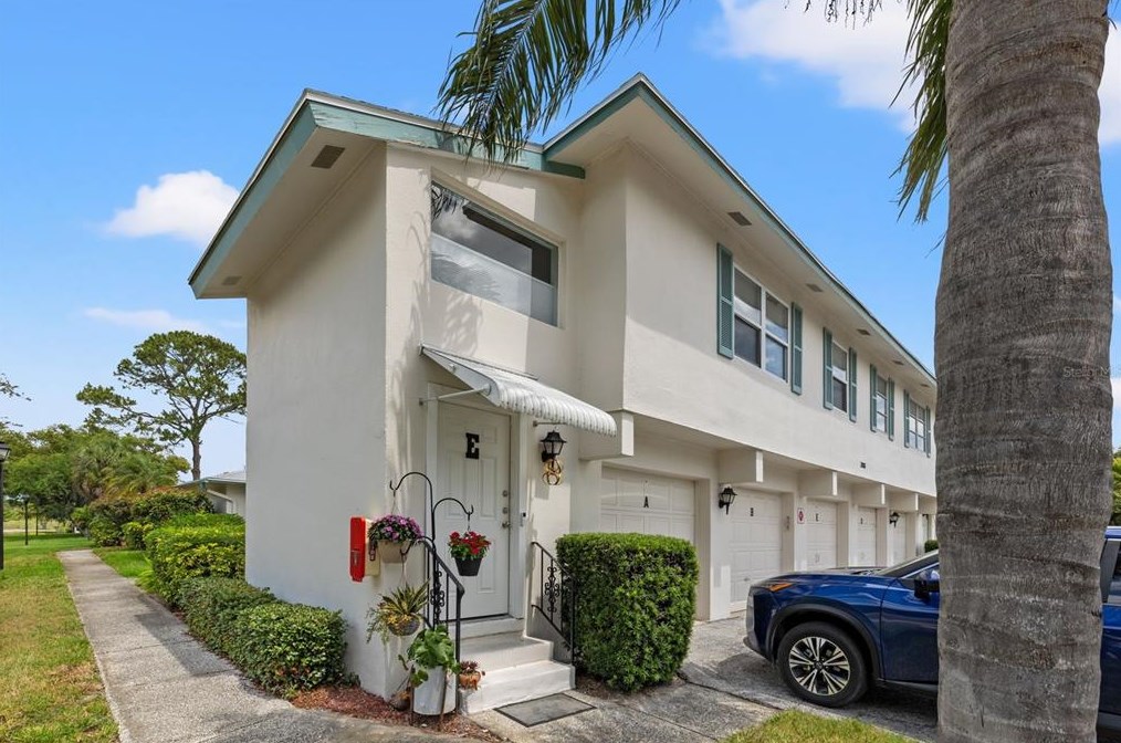 3285 40th Way S #e, Saint Petersburg, FL 33711