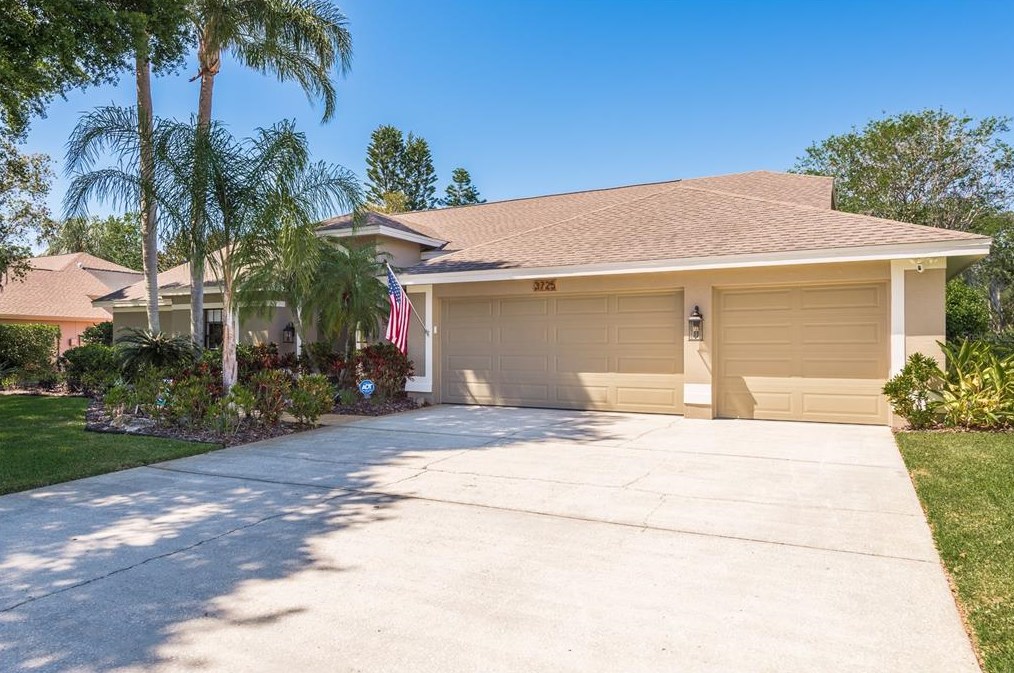 3725 Embassy Cir, Palm Harbor, FL 34685