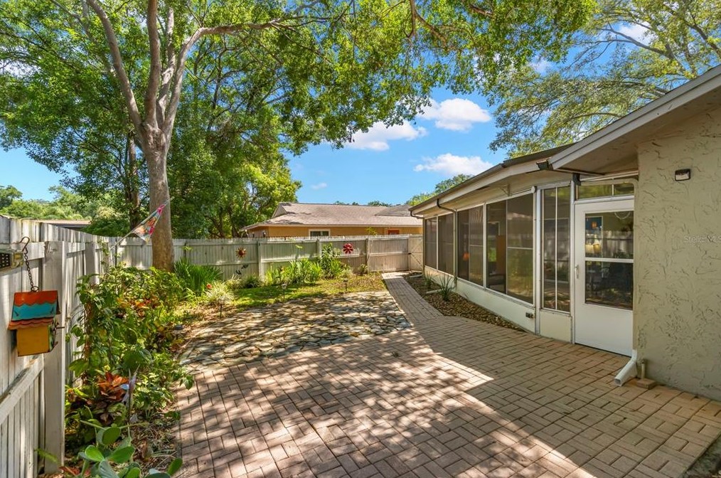 908 Anchorage Ln, Palm Harbor FL  34685-1603 exterior