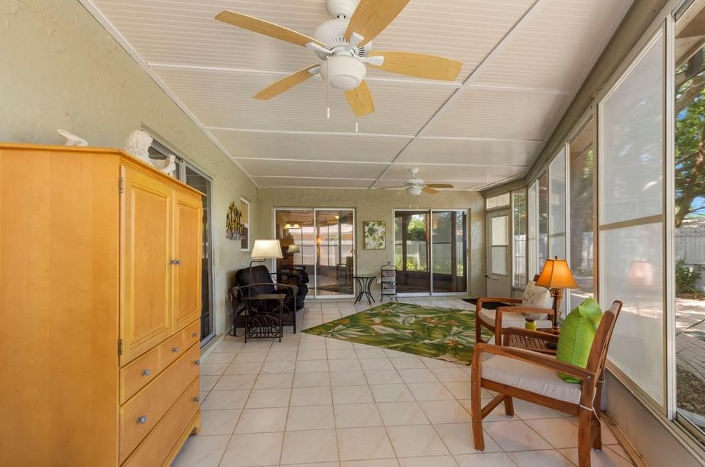 908 Anchorage Ln, Palm Harbor FL  34685-1603 exterior