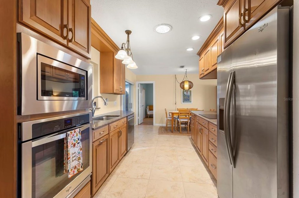 908 Anchorage Ln, Palm Harbor FL  34685-1603 exterior