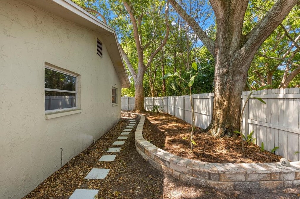 908 Anchorage Ln, Palm Harbor FL  34685-1603 exterior