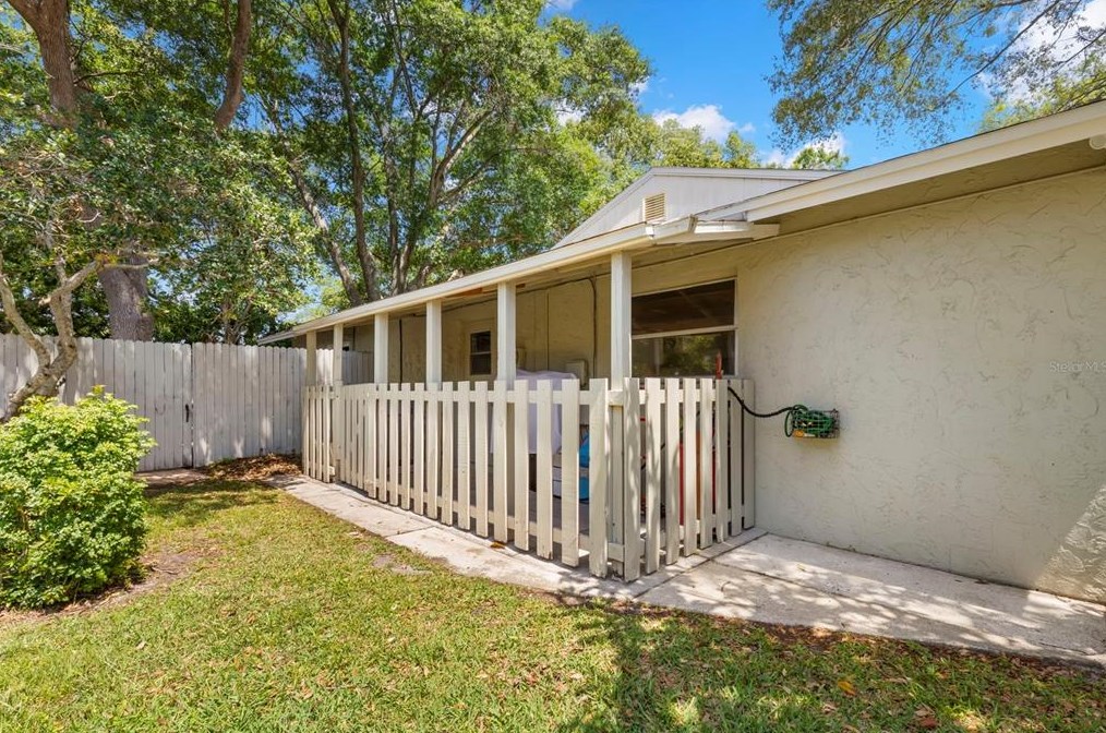 908 Anchorage Ln, Palm Harbor FL  34685-1603 exterior