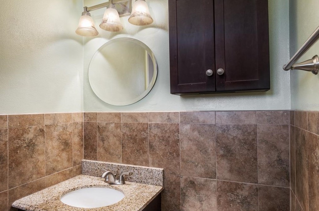135 Rodney Ct, Palm Harbor FL  34684-4642 exterior