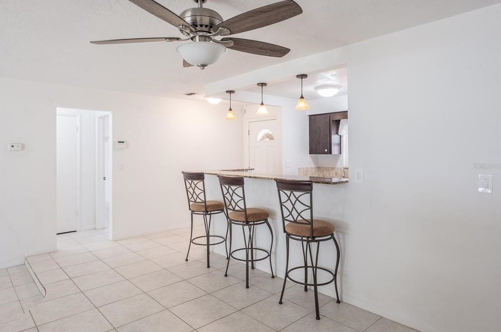135 Rodney Ct, Palm Harbor FL  34684-4642 exterior
