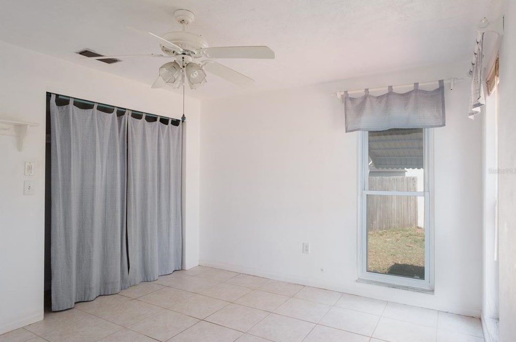 135 Rodney Ct, Palm Harbor FL  34684-4642 exterior