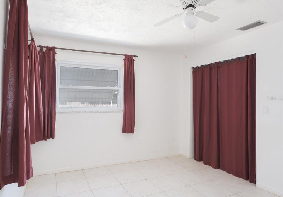135 Rodney Ct, Palm Harbor FL  34684-4642 exterior