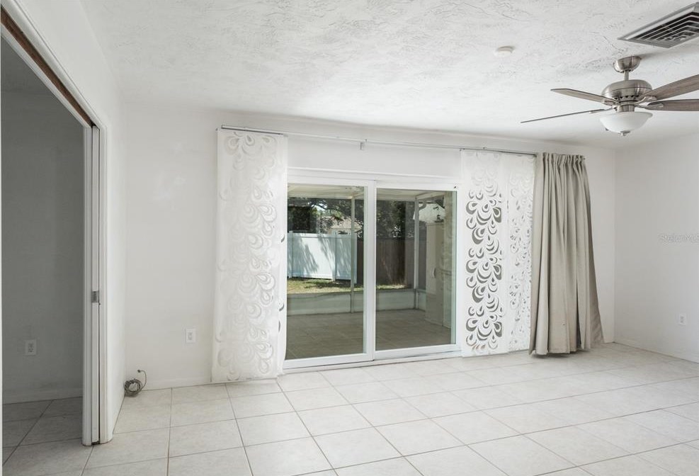 135 Rodney Ct, Palm Harbor FL  34684-4642 exterior