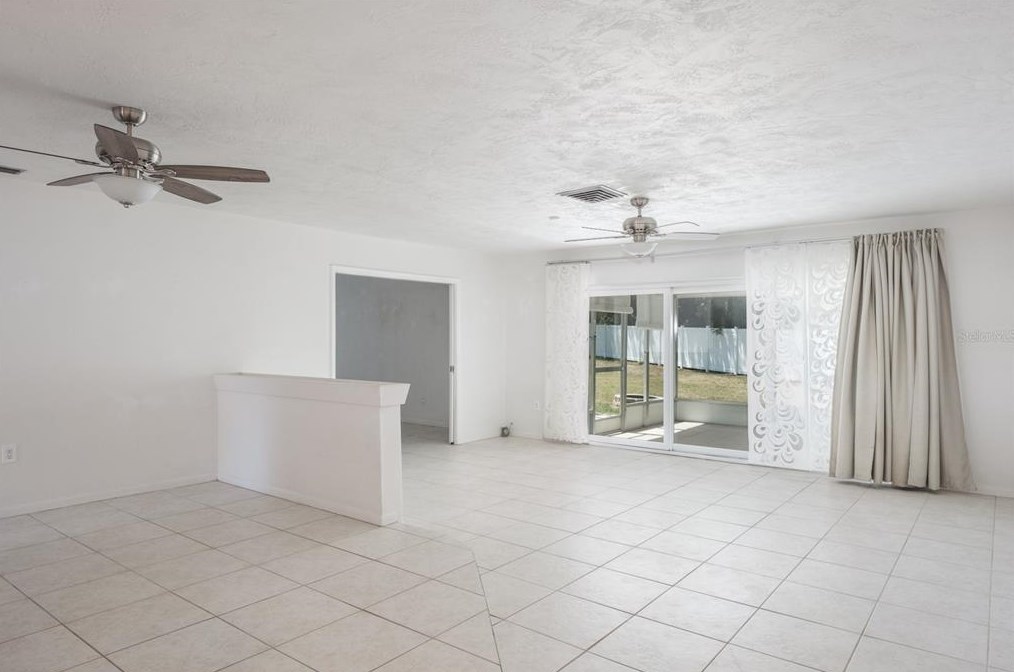 135 Rodney Ct, Palm Harbor FL  34684-4642 exterior