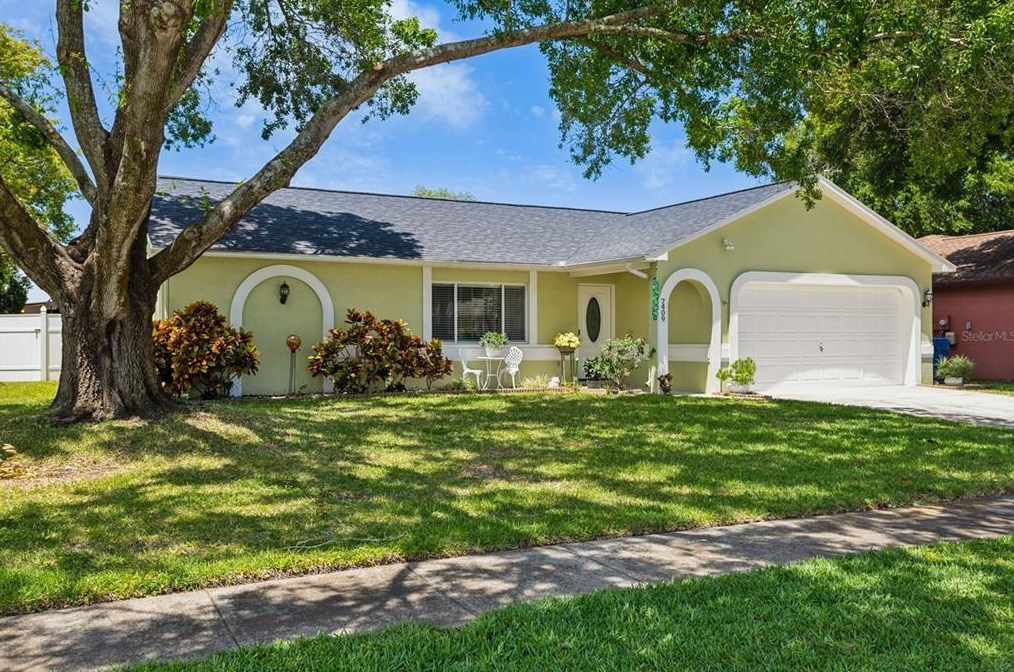 7409 Fairwood Ave, New Port Richey, FL 34653-1943