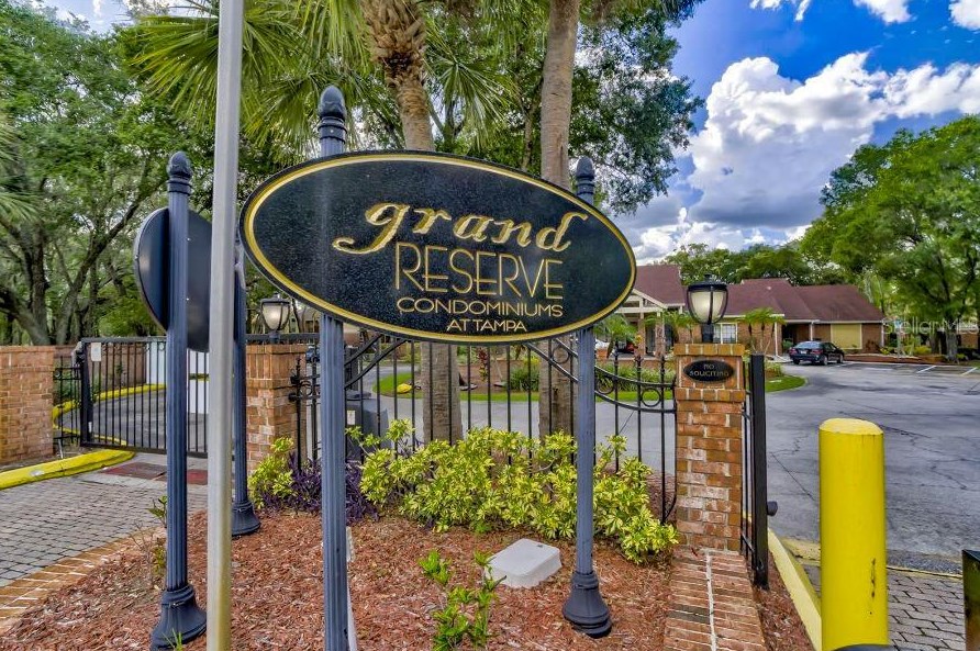 8643 Mallard Reserve Dr, Tampa FL 33614-2349 exterior