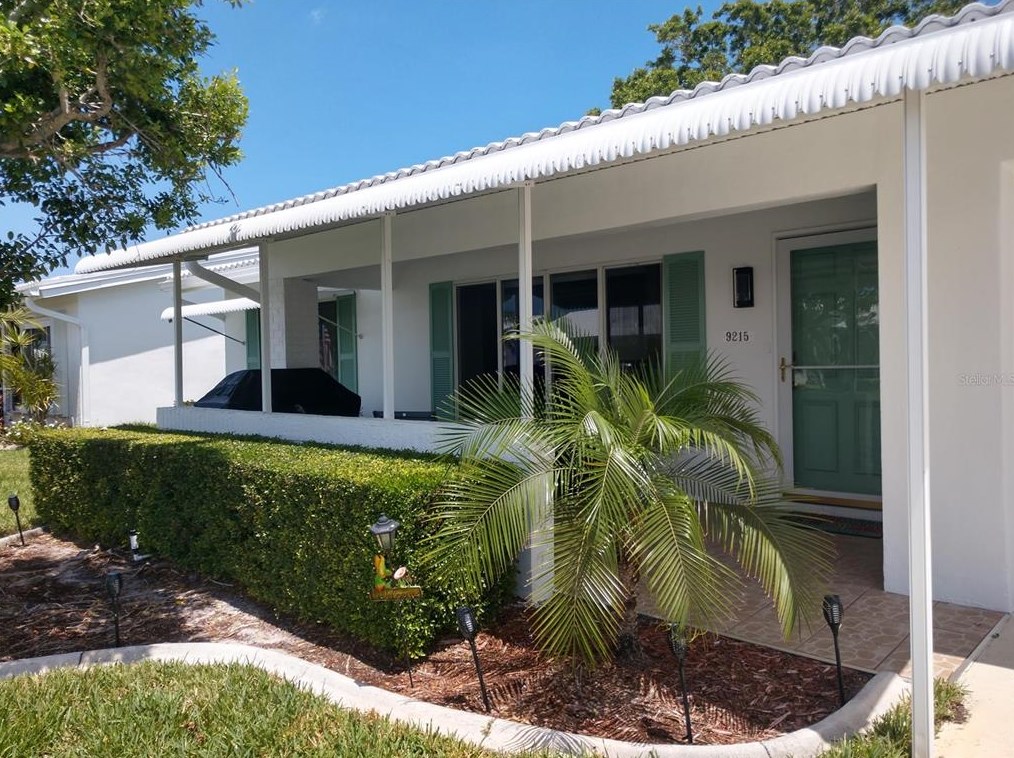 9215 36th St, Pinellas Park, FL 33782-5926
