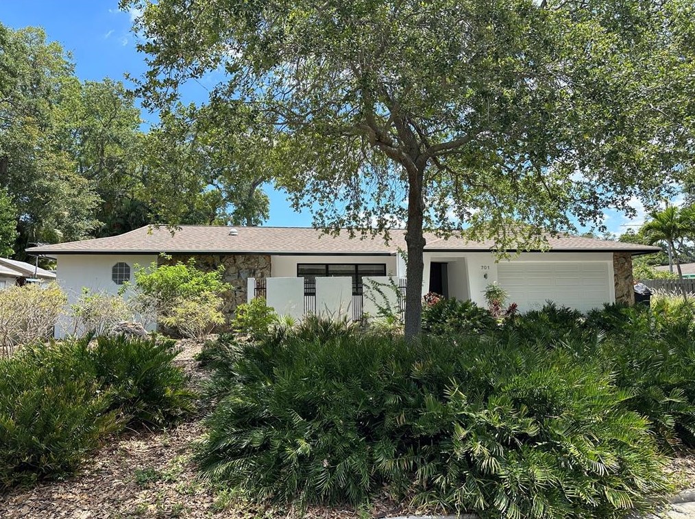 701 Bluff View Dr, Largo, FL 33770