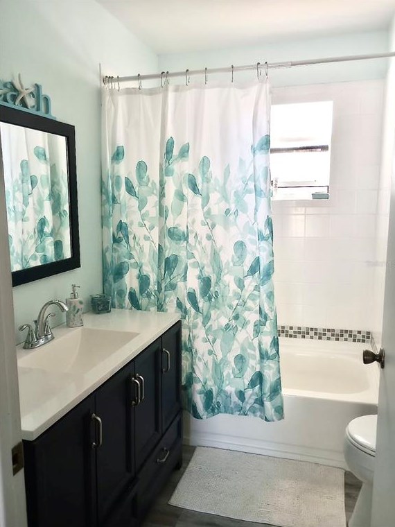 1757 New Hampshire Ave, Saint Petersburg FL  33703-3348 exterior