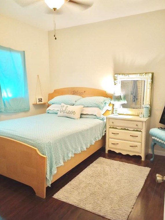 1757 New Hampshire Ave, Saint Petersburg FL  33703-3348 exterior