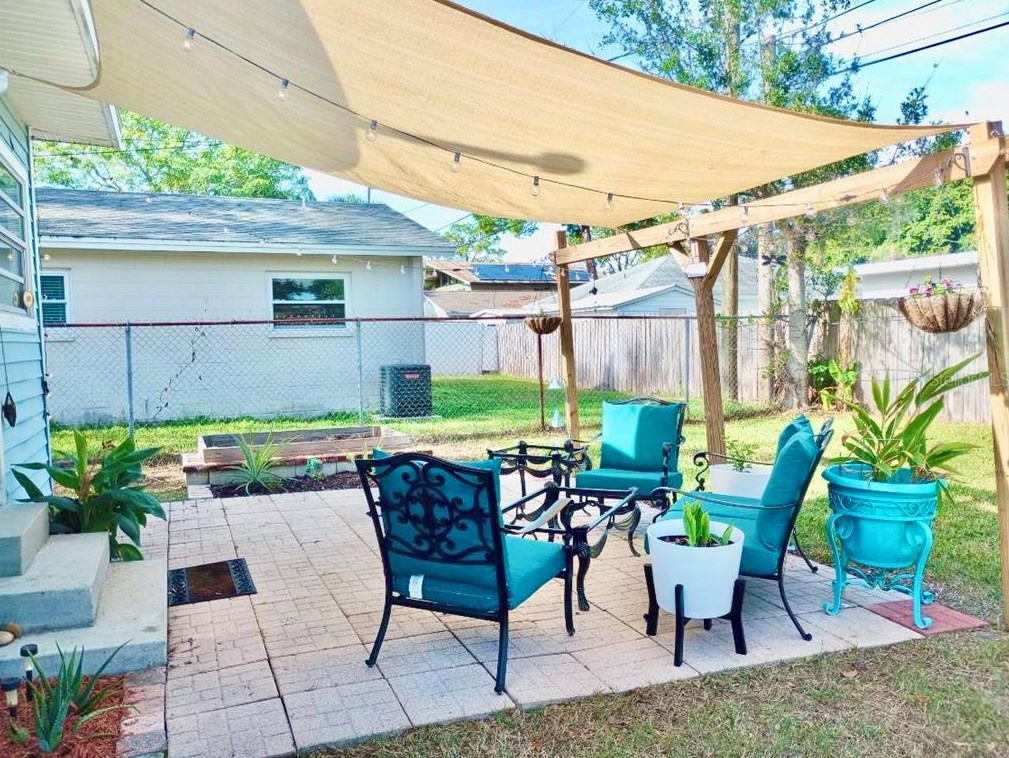 1757 New Hampshire Ave, Saint Petersburg FL  33703-3348 exterior