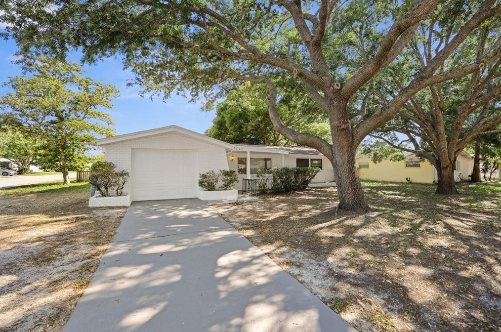 7708 Cumber Dr, New Port Richey, FL 34653-2431