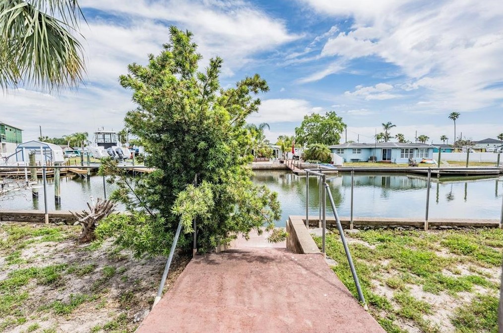 6534 Louise Ct, Port Richey, FL 34667-1302