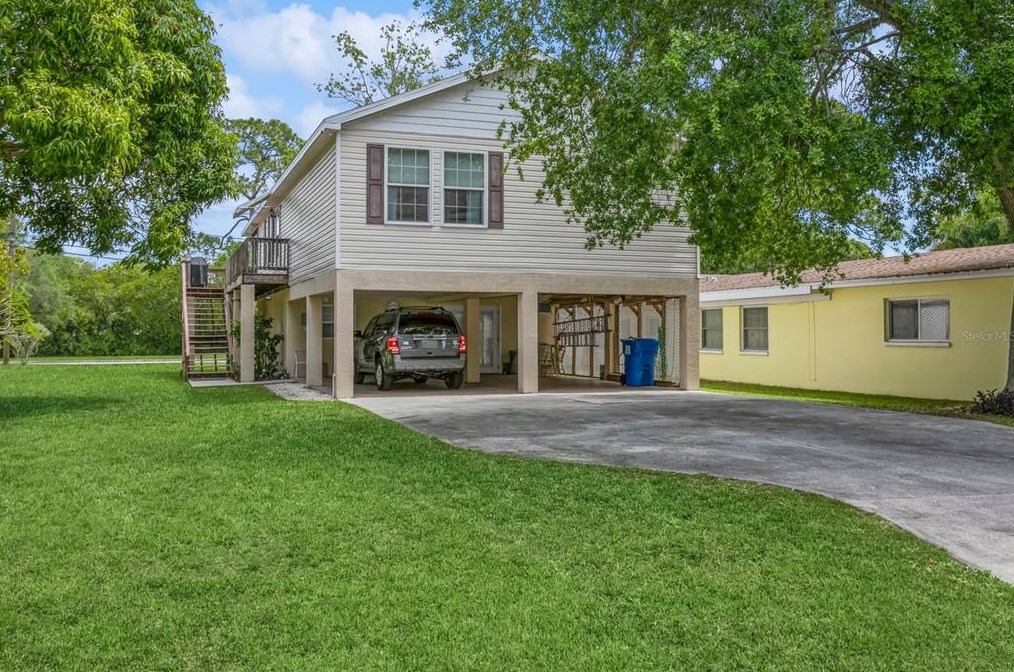 150 Mystic Lake Dr N, Saint Petersburg, FL 33702