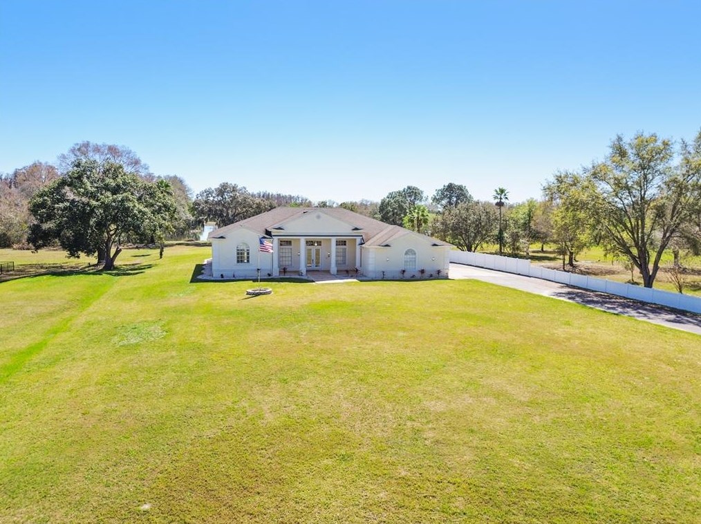 6644 Country Club Rd, Zephyrhills, FL 33544