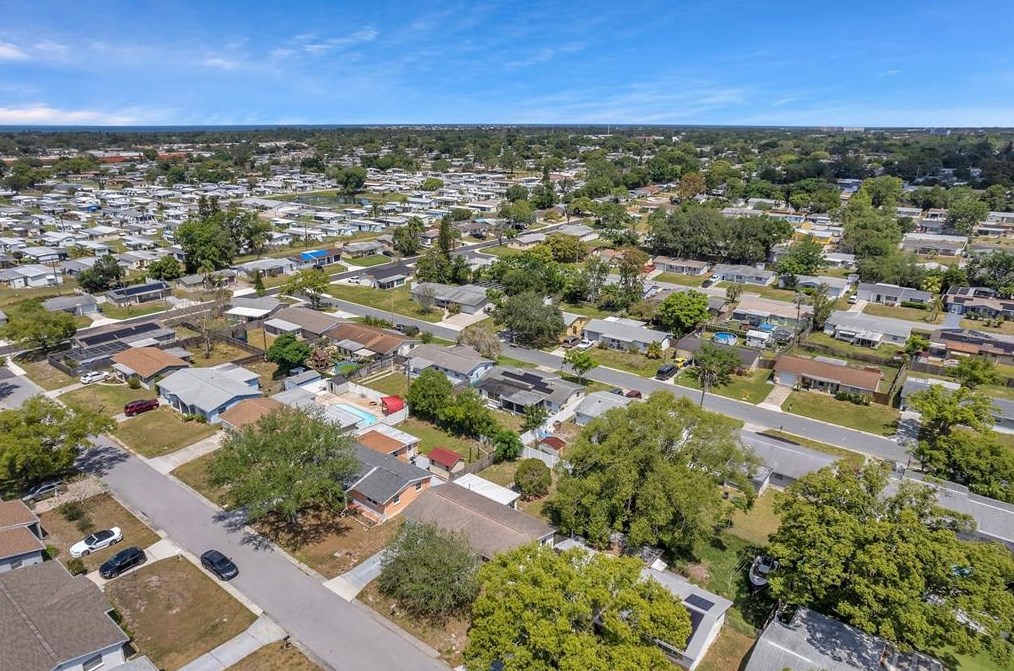 5053 Springland Dr, Tarpon Springs FL 34690-2048 exterior