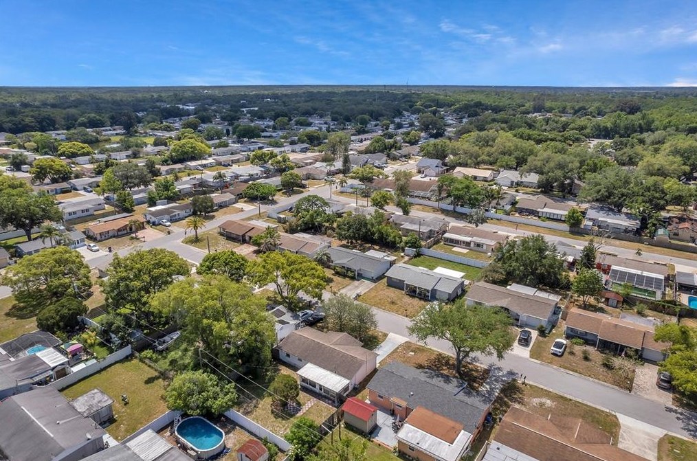 5053 Springland Dr, Tarpon Springs FL 34690-2048 exterior