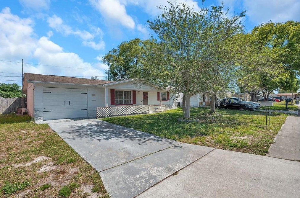 5053 Springland Dr, Tarpon Springs FL 34690-2048 exterior