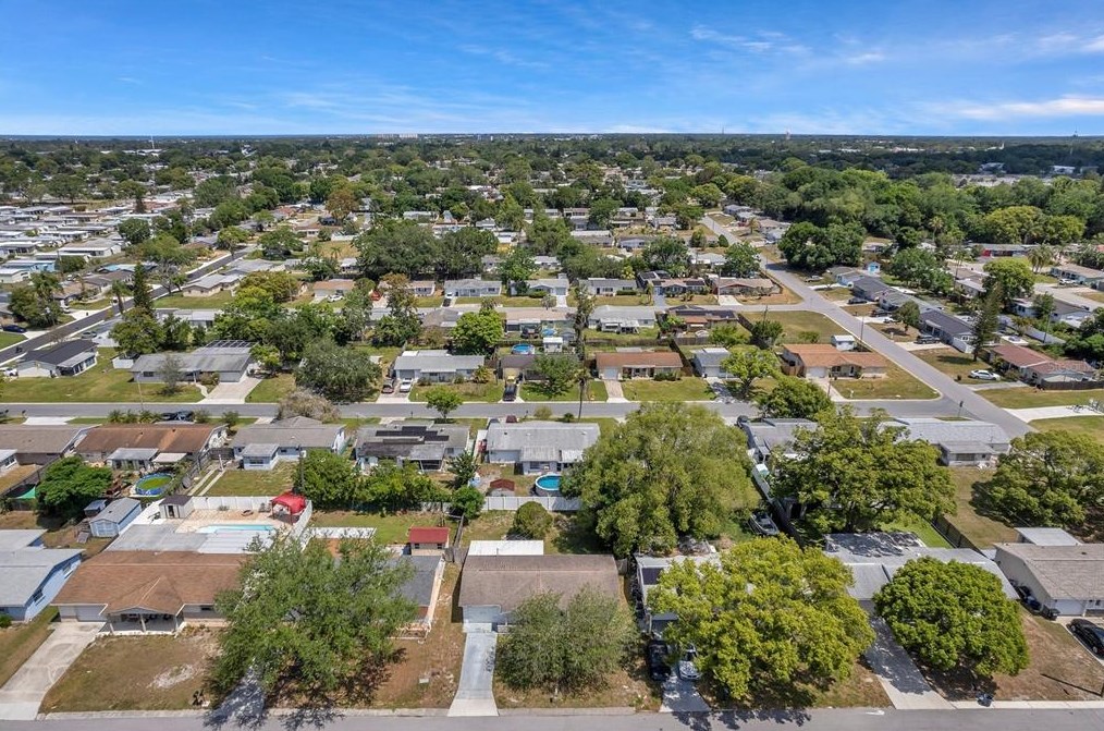 5053 Springland Dr, Tarpon Springs FL 34690-2048 exterior