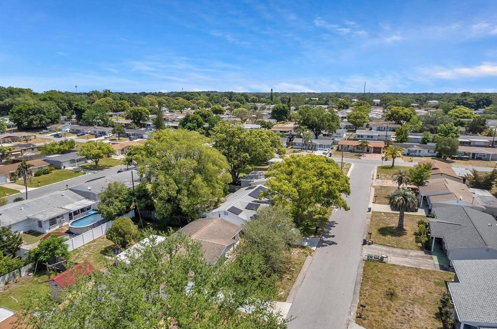 5053 Springland Dr, Tarpon Springs FL 34690-2048 exterior