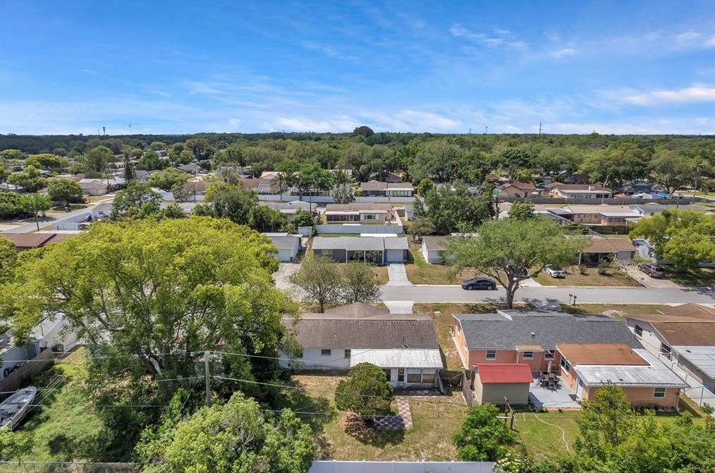 5053 Springland Dr, Tarpon Springs FL 34690-2048 exterior