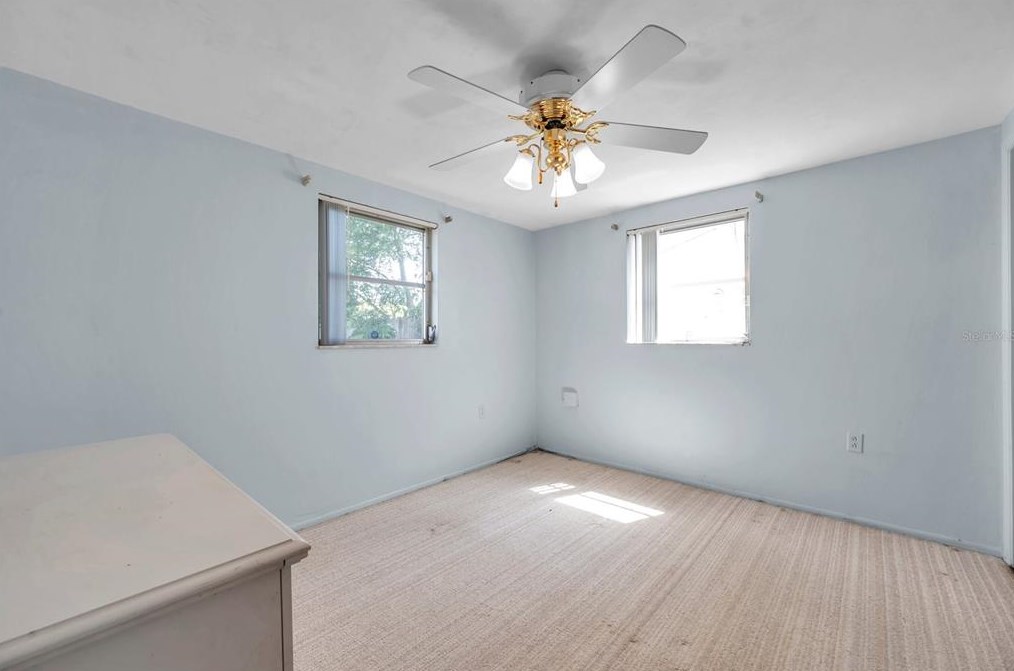 5053 Springland Dr, Tarpon Springs FL 34690-2048 exterior