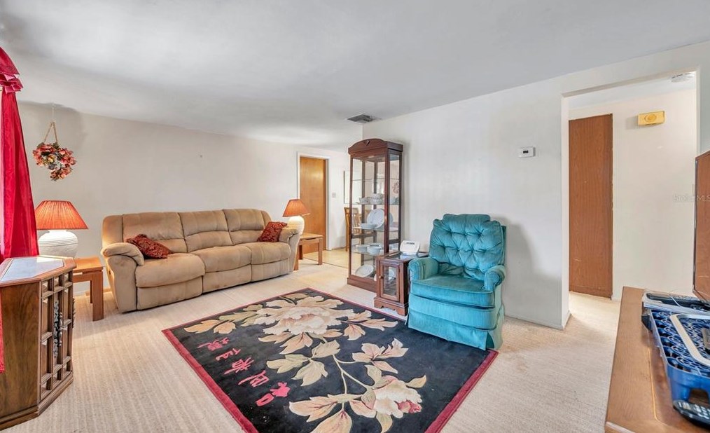 5053 Springland Dr, Tarpon Springs FL 34690-2048 exterior