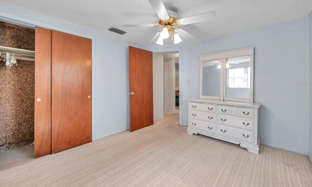 5053 Springland Dr, Tarpon Springs FL 34690-2048 exterior