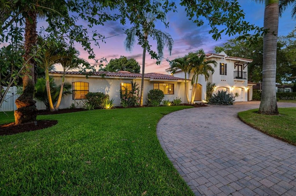 1359 Monterey Blvd, Saint Petersburg, FL 33704-2354
