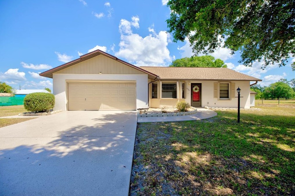 1930 Bambi Ct, Sebring, FL 33875