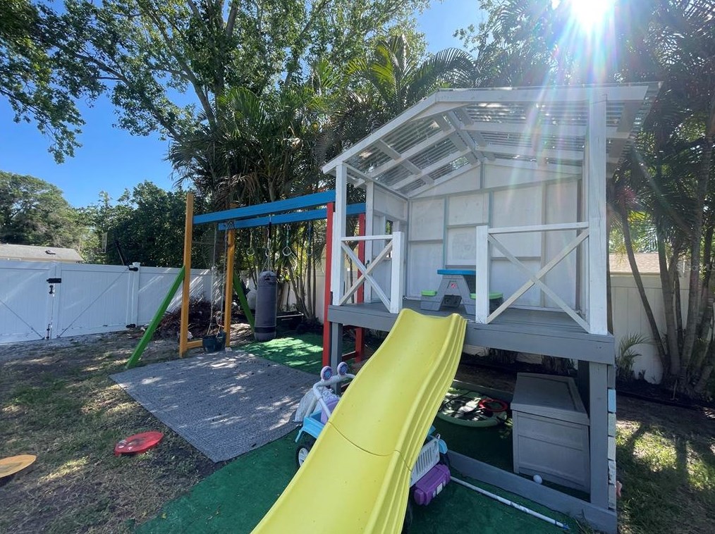 1534 Wexford Dr, Palm Harbor FL  34683-6229 exterior